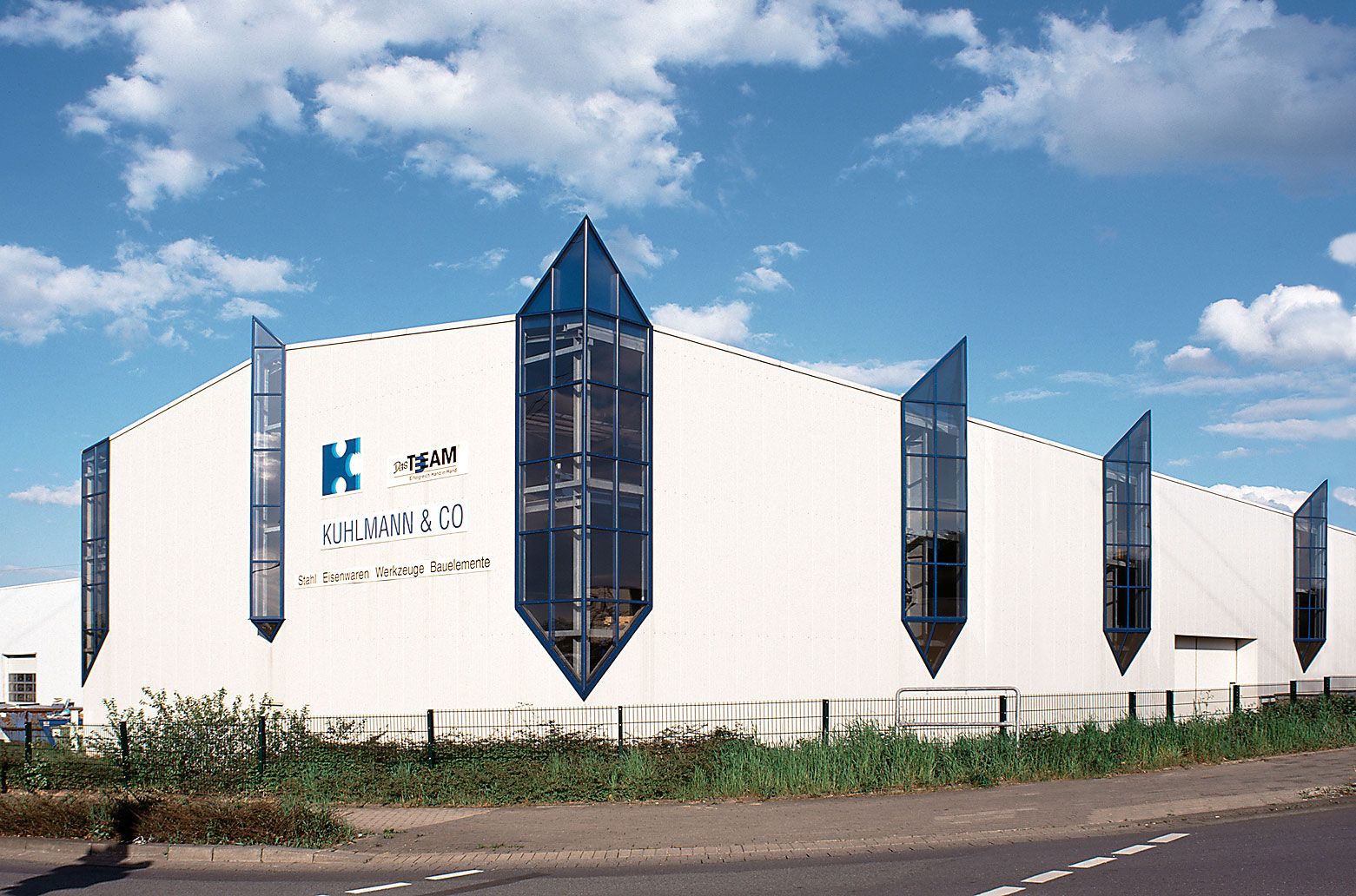 Firmengebäude der Kuhlmann Gruppe am Standort Lage