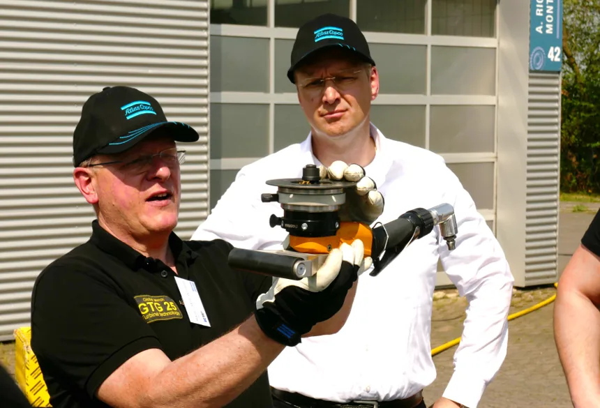 Vorführung eines Atlas-Copco-Schleifers
