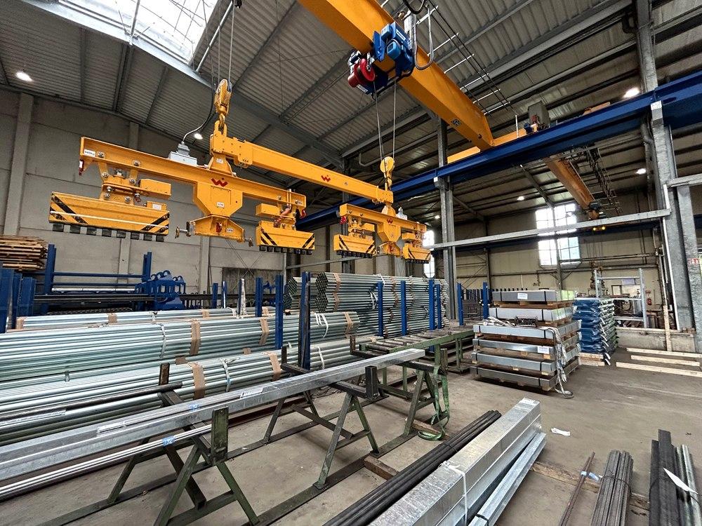 Krananlage in der Stahlhalle der Kuhlmann Gruppe